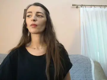 Bongacams Free Porn Cam of ella-myst
