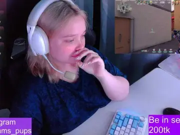 Bongacams Nude Webcam of AlinaAdams