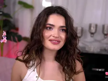 Bongacams Free Porn Cam of SweetAuraaa