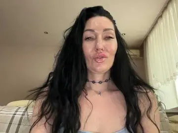 Bongacams Adult Webcam of KorolevaQween000