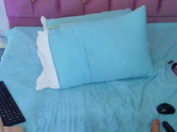 Bongacams Watch Live Sex Cams of cutepetitee