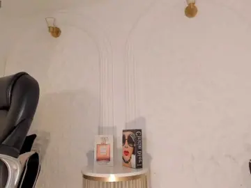 Bongacams Nude Webcam of MiaFarrell