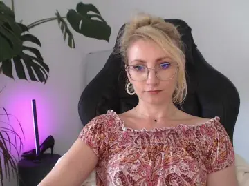 Bongacams Adult Video Chat of CinderellaMoon