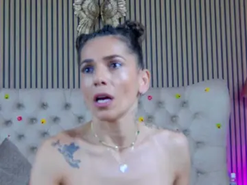 Bongacams Watch Live Sex Cams of TastyShow