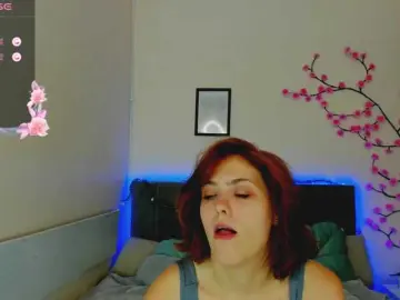 Bongacams Adult Webcams of DellaRowwe