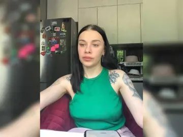 Bongacams Sex Cam of MaidenCrystal
