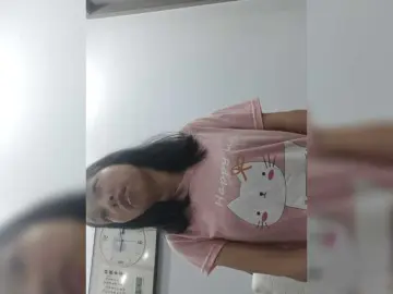 Bongacams Nude Webcam of Selinababy99