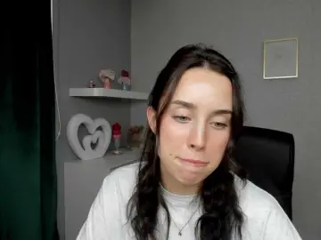 Bongacams Sex Cam of adeleLive