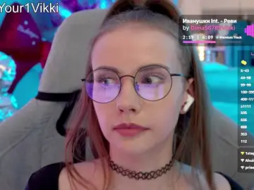 Bongacams Watch Live Sex Cams of -VikkiL0vesCheese-
