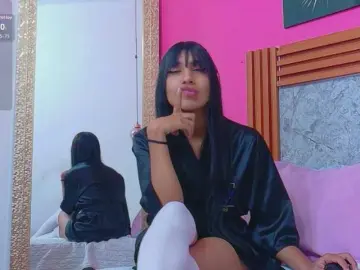 Bongacams Watch Live Sex Cams of littleeemiily