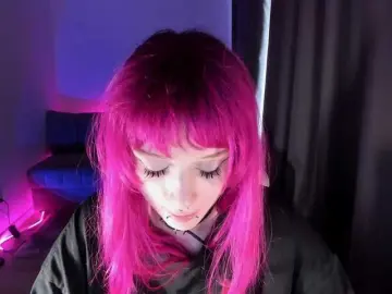 Bongacams Watch Live Sex Cams of mnepohuyy