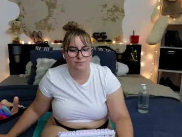 Bongacams Adult Webcam of ElvinnaLaFrancaise