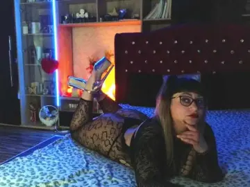 Bongacams Best live sex cam show of CandyBigbooty