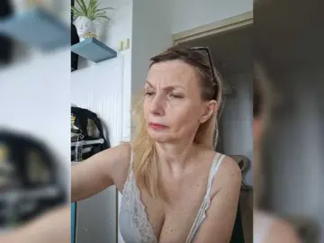 Bongacams Adult Video Chat of ShiningMILF