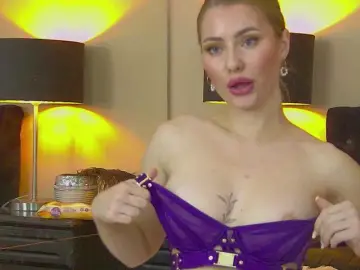 Bongacams Adult Webcam of MisshaNight