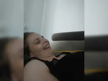 Bongacams Free Porn Cam of Lulu-Erotica