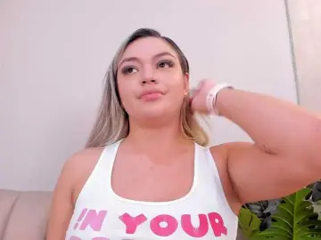 Bongacams Watch Live Sex Cams of milaowens