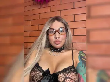 Bongacams Free Porn Cam of CosmoV1be