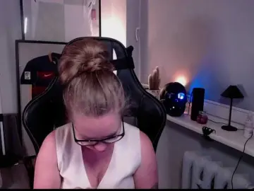 Bongacams Free Live Porn of hollyBB