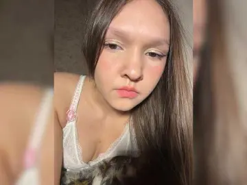 Bongacams Free Porn Cam of Cute-Lolly