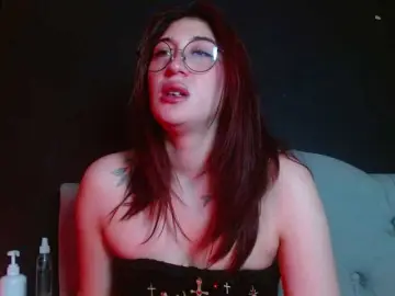 Bongacams Sex Cam of Red-moonn