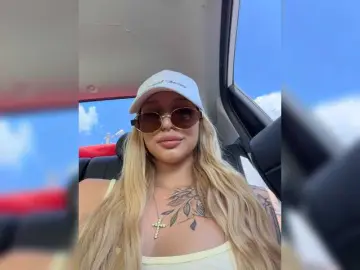 Bongacams Free Porn Cam of EwaBrown