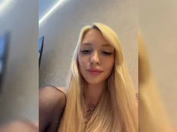 Bongacams Free Live Porn of EwaBrown