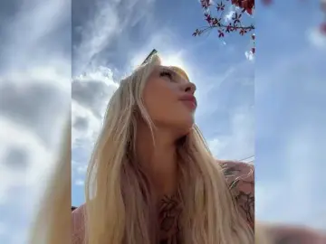 Bongacams Free Porn Cam of EwaBrown
