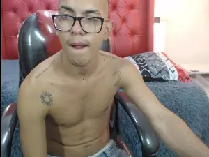 Cam4 Private Sex Chat of maximiliano_ho