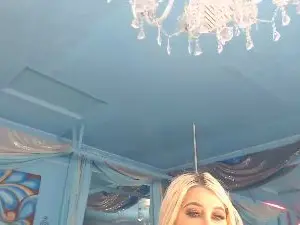 Cam4 Live Porn of adrianna_fox