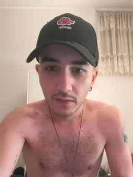 Cam4 Live Sex of Gufetto99