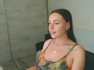 Cam4 Live Porn of CralaSDream