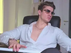 Cam4 Live Sex of MaxKaidenn