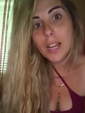 Cam4 Nude Webcam of Emilyvuxa