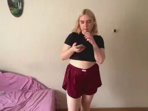 Cam4 Free Live Porn of HarriettStucky