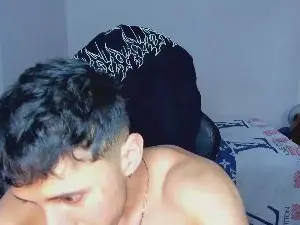 Cam4 Live Sex Cam of Tommy_bred