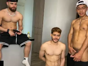 Cam4 Live Sex Cam of zoneboys_