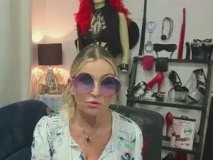 Cam4 Watch Live Sex Cams of crystal__xxx