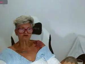 Cam4 Live Sex of bety_cum2