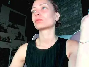 Cam4 Watch Live Sex Cams of Karoline121