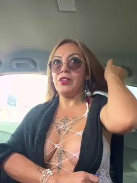 Cam4 Watch Live Sex Cams of charlotte_milf3