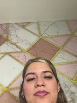 Cam4 Adult Video Chat of Amira__Maliaa