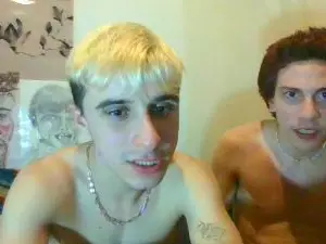 Cam4 Live Porn of Miloverboy