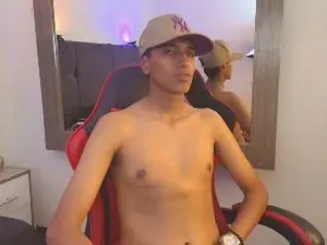 Cam4 Live Porn of Alan_Colthon