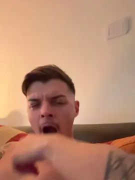 Cam4 Sex Cam of ThomasRM98
