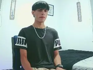 Cam4 Free Live Porn of harry_232001