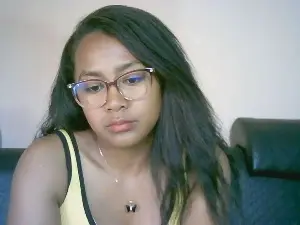 Cam4 Live Porn of Yummy_sitraka