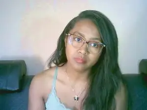 Cam4 Live Sex Cam of Yummy_sitraka