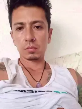 Cam4 Live Sex Cam of andrsmz122