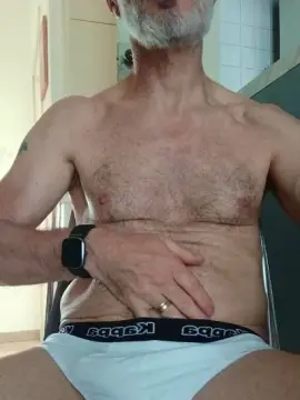 Cam4 Free Live Porn of ItalSilverDaddy